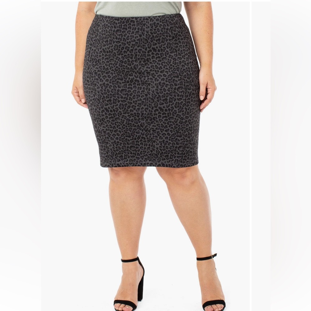 NWT Liverpool Black High Rise Leopard Print Pencil Skirt